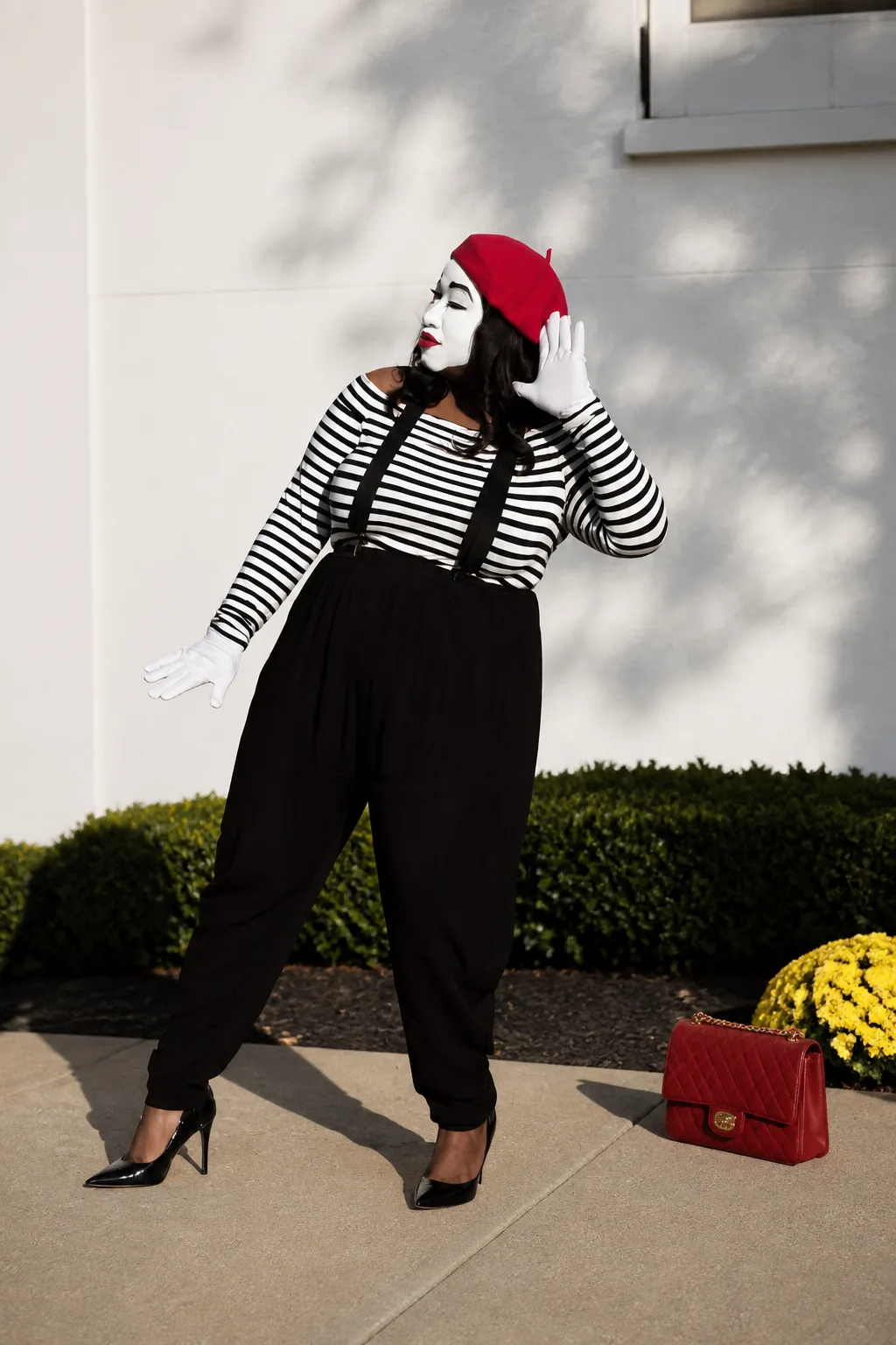 Charming Plus Size Mime Halloween Costume Idea