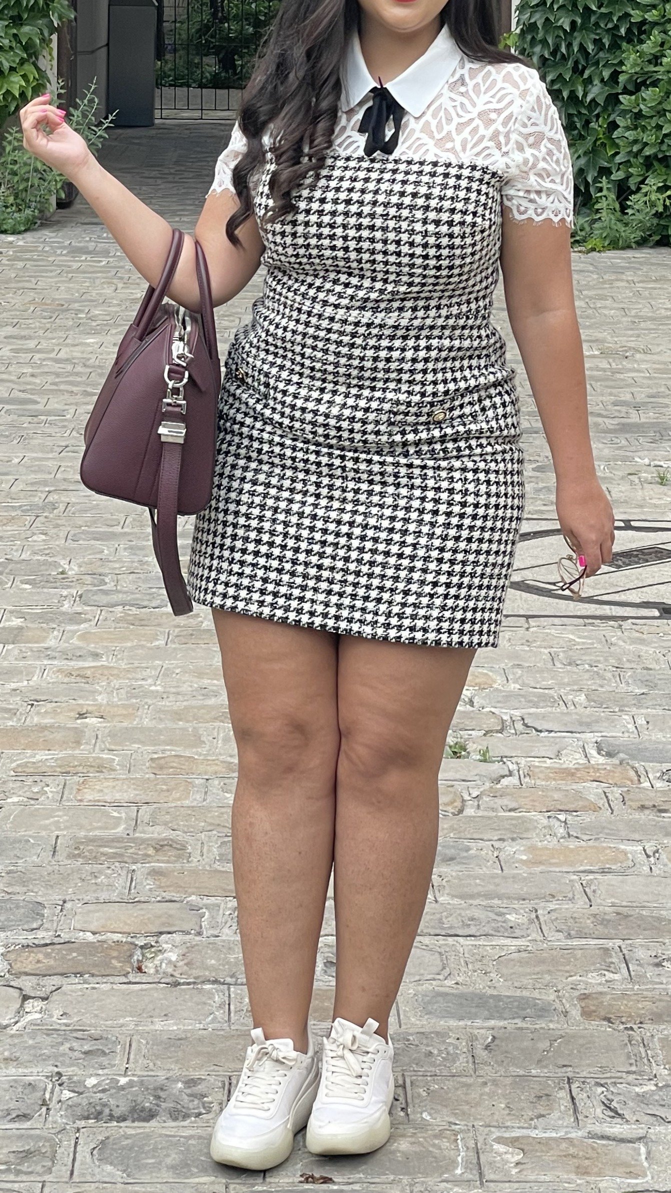 Source: https://www.reddit.com/r/PetiteFashionAdvice/comments/1e6vjm7/petite_curvy_frustrated_what_aesthetics_work/