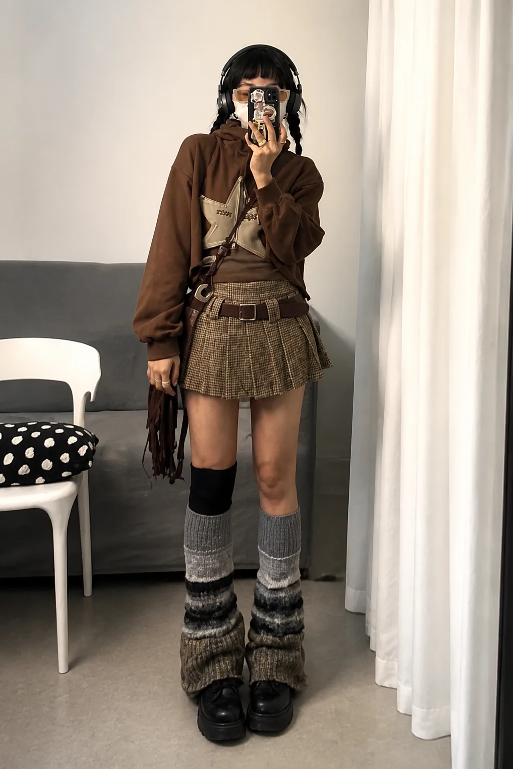 Cozy brown-toned grunge style