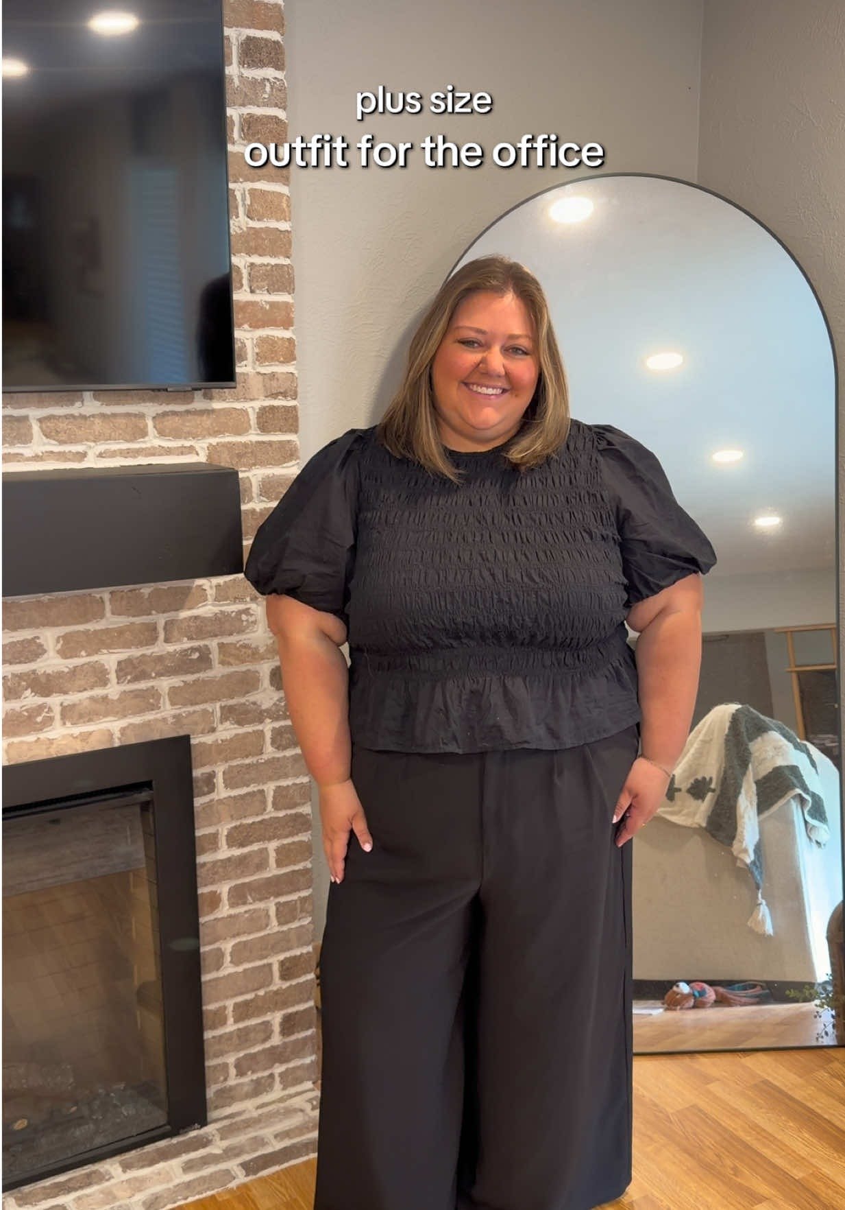 Elegant All-Black Workwear Style