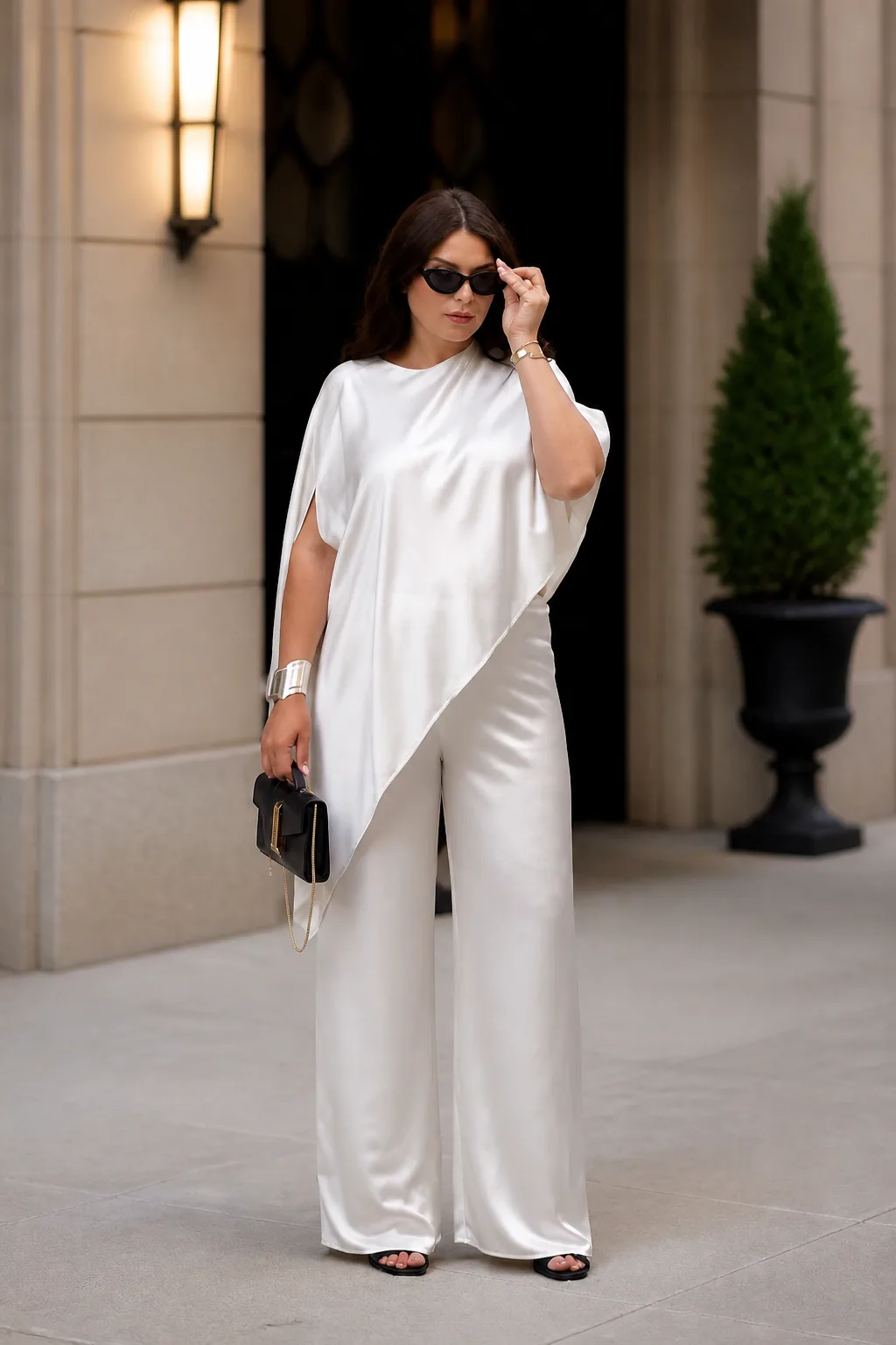 Elegant All-White Pregnancy Ensemble