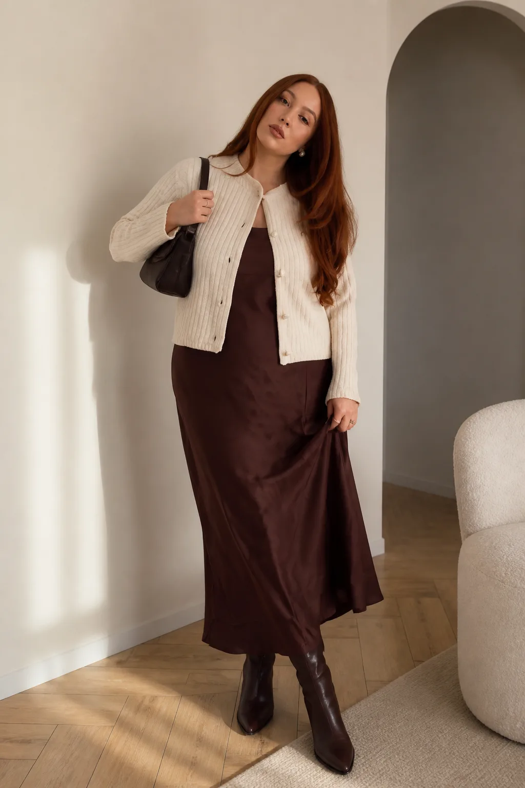 Elegant Contrast: Cream and Chocolate