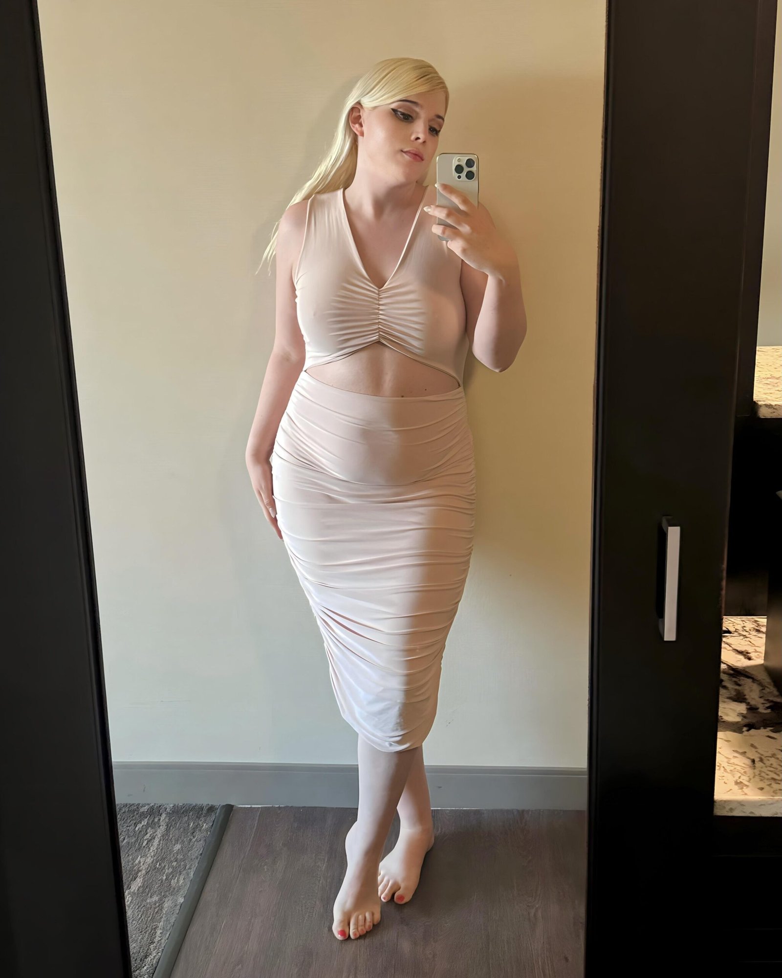 Source: https://www.reddit.com/r/mtfashion/comments/1eb92wx/chubby_girls_can_wear_bodycon/