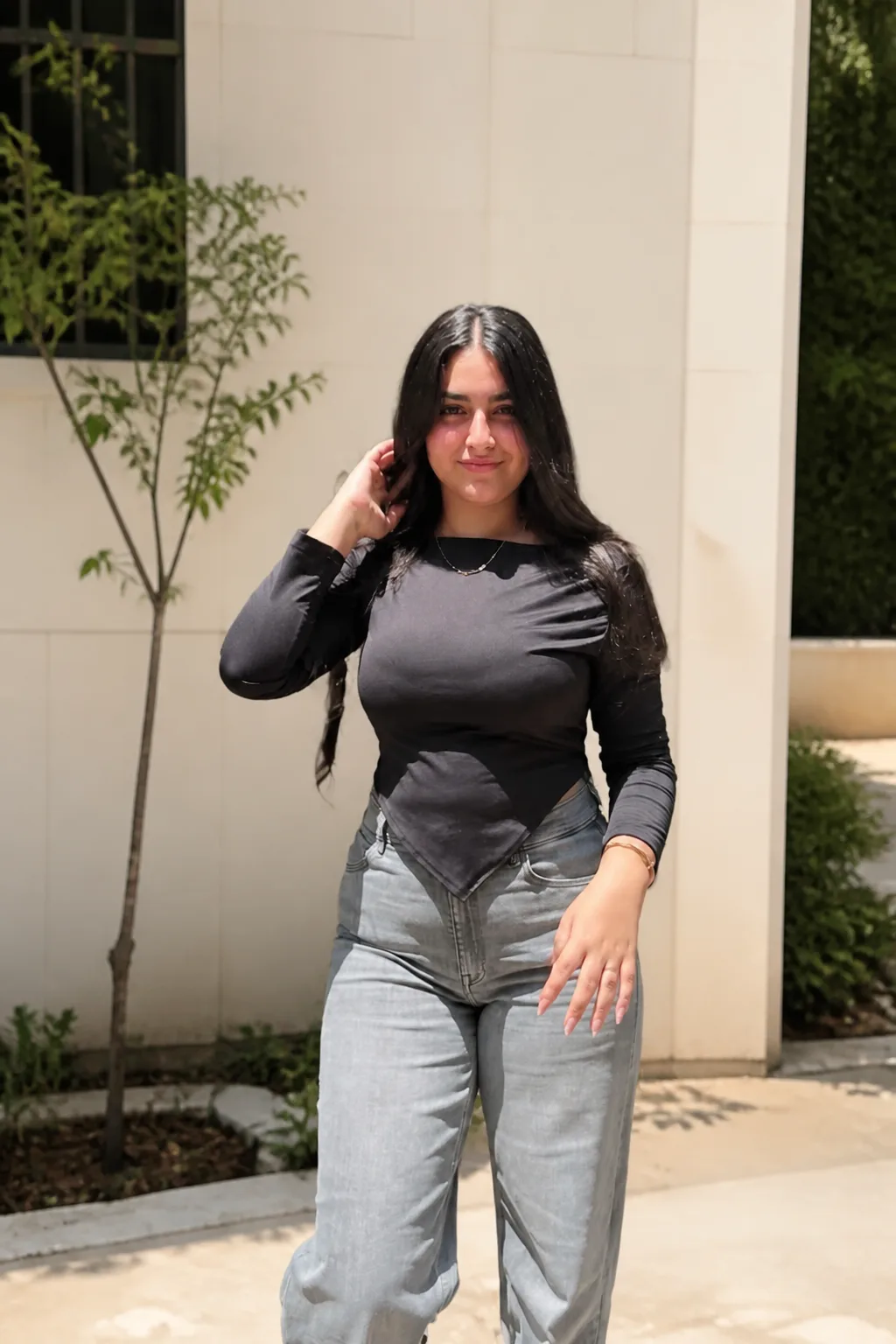 Relaxed Monochrome Casual Look