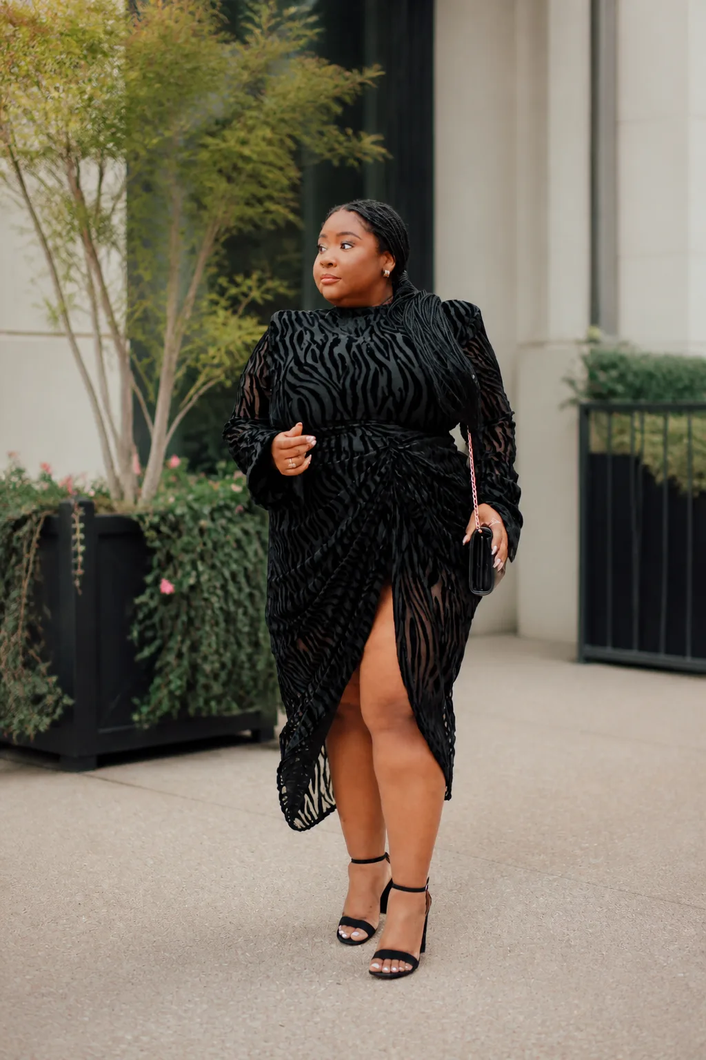 Sophisticated All-Black Date Night Look