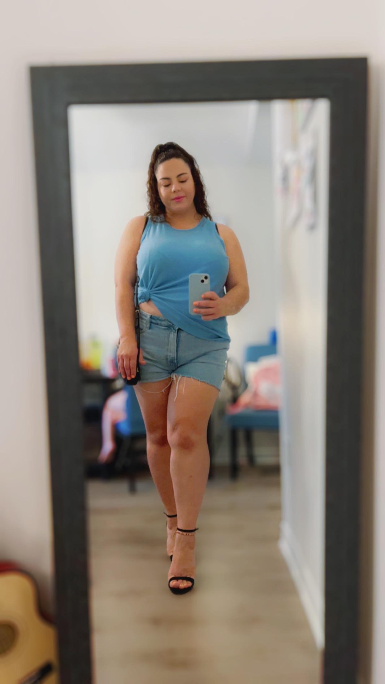 Source: https://www.reddit.com/r/PlusSizeFashion/comments/14ouew6/cute_summer_night_out_outfit/