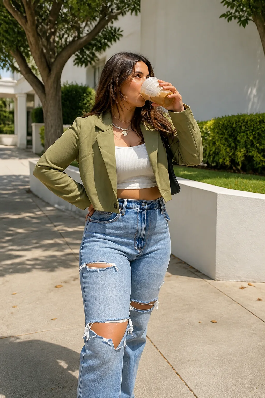 Trendy Casual Outfit Idea for Curvy Women