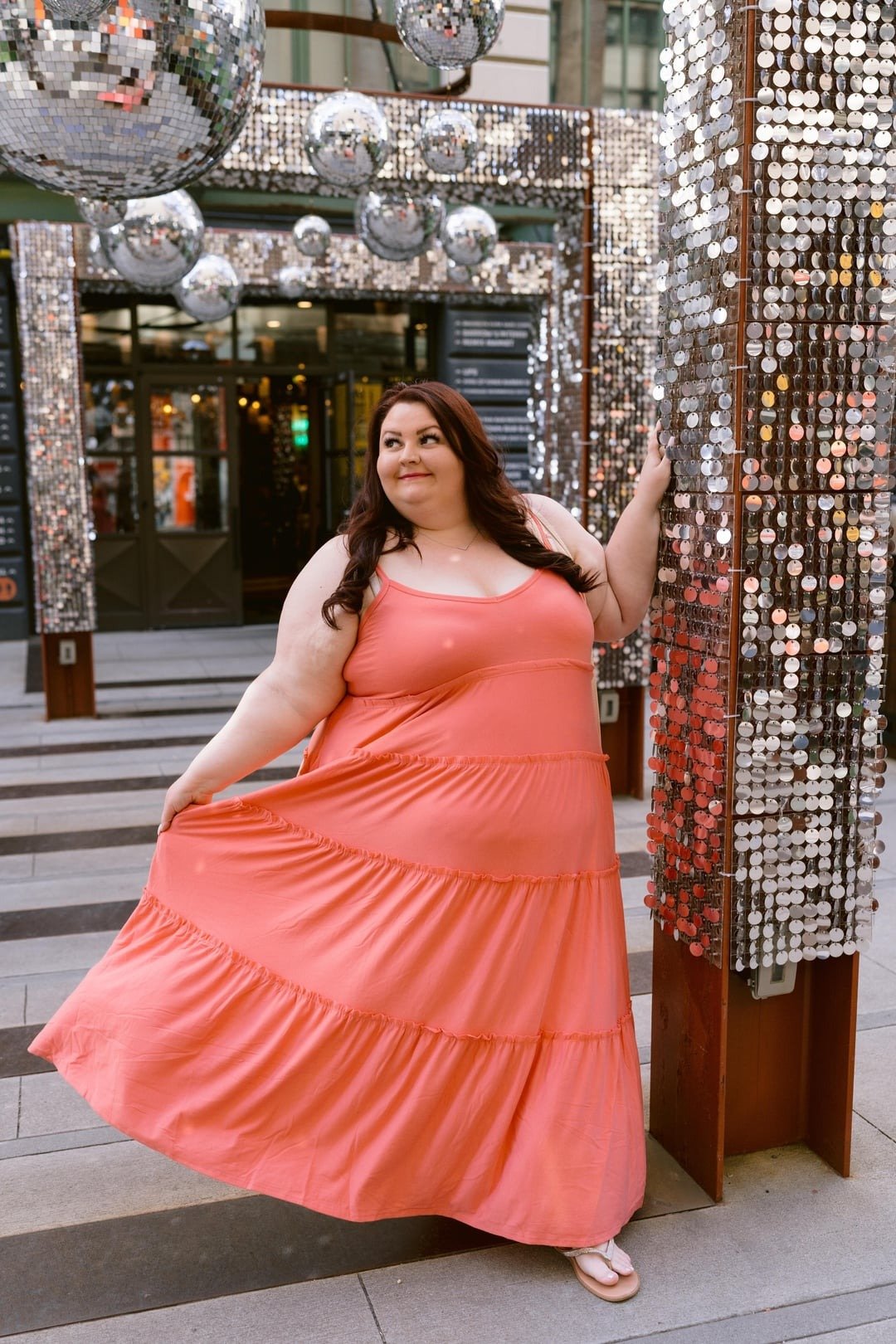 Source: https://www.reddit.com/r/PlusSize/comments/1cvsz7x/casual_reminder_to_let_the_arms_free_this_summer/